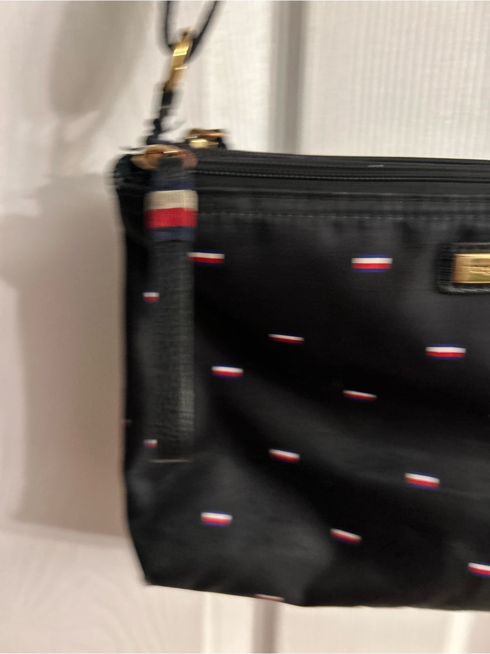 Tommy Hilfiger Black Crossbody Shoulder Bag with Subtle Stripe Accents - Picture 7 of 12
